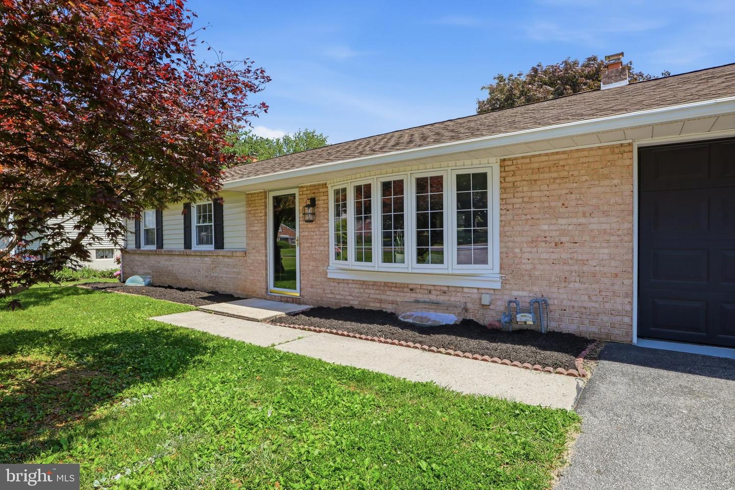 1825 POWDER MILL ROAD, YORK PA 17402 — photo 2