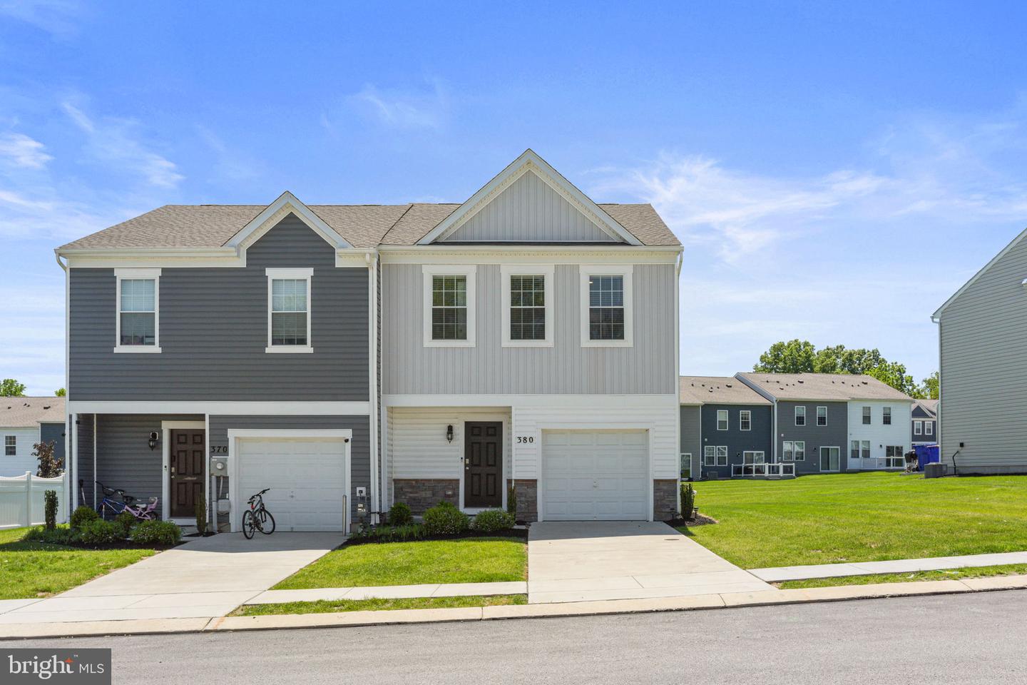380 Locust Run Dr — photo