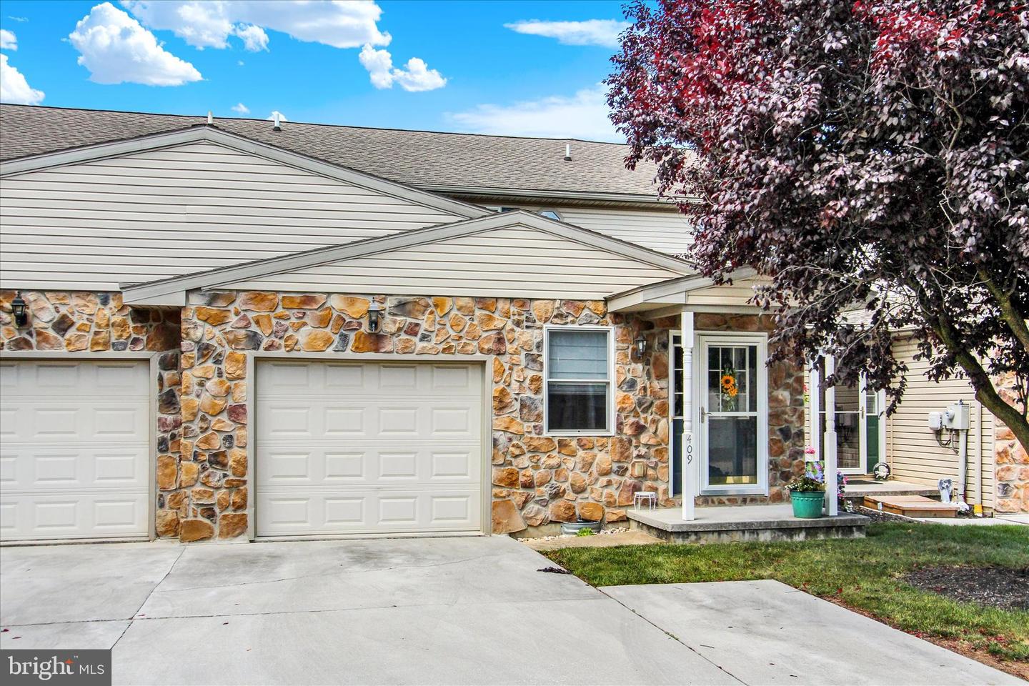 409 Springbrook Court, Hanover, PA 17331 — photo 2