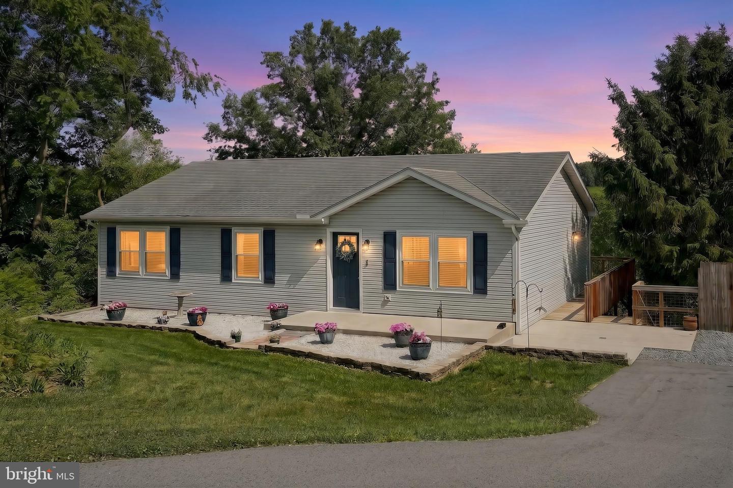 6124 Gardner Road, Spring Grove, PA 17362