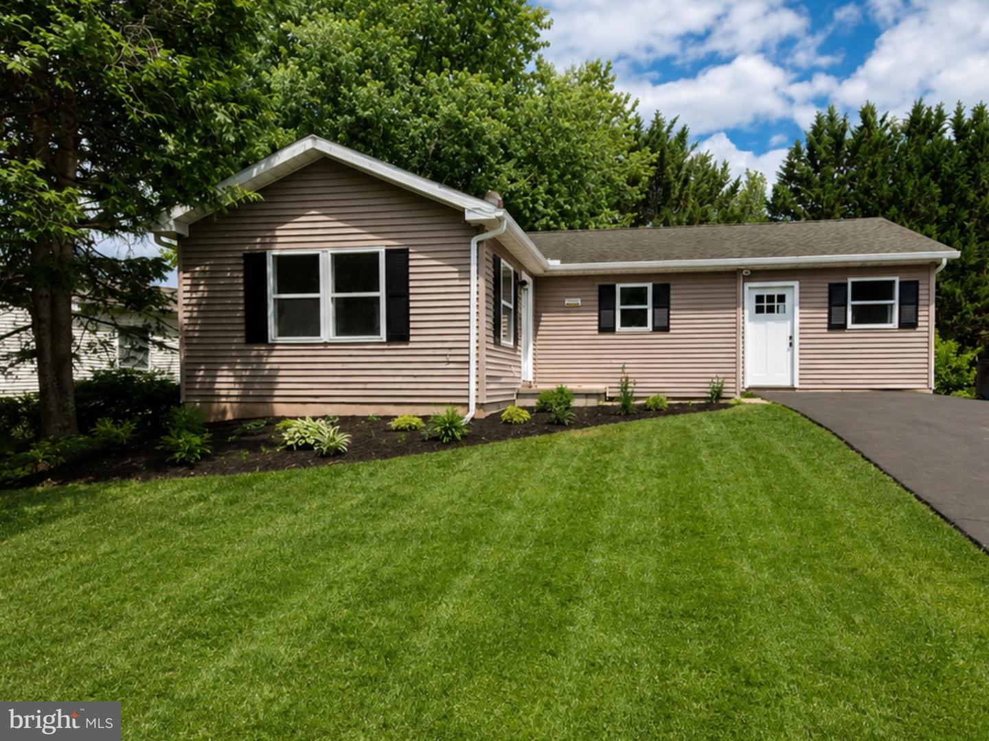 55 Shawnee Trl — photo