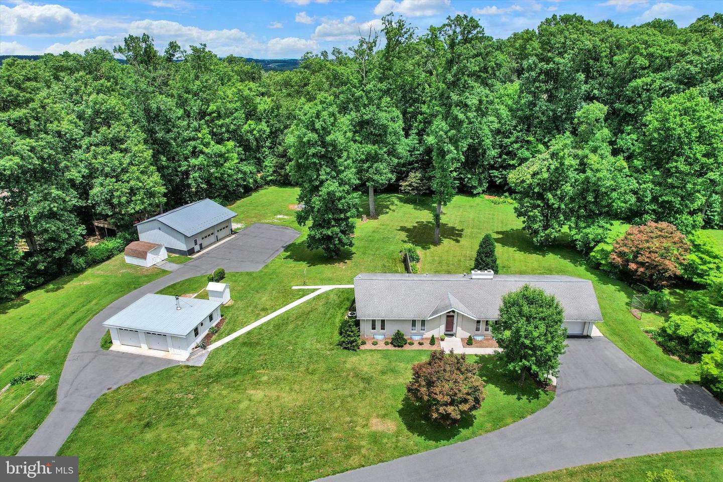 1063 Porters Road, Spring Grove, PA 17362