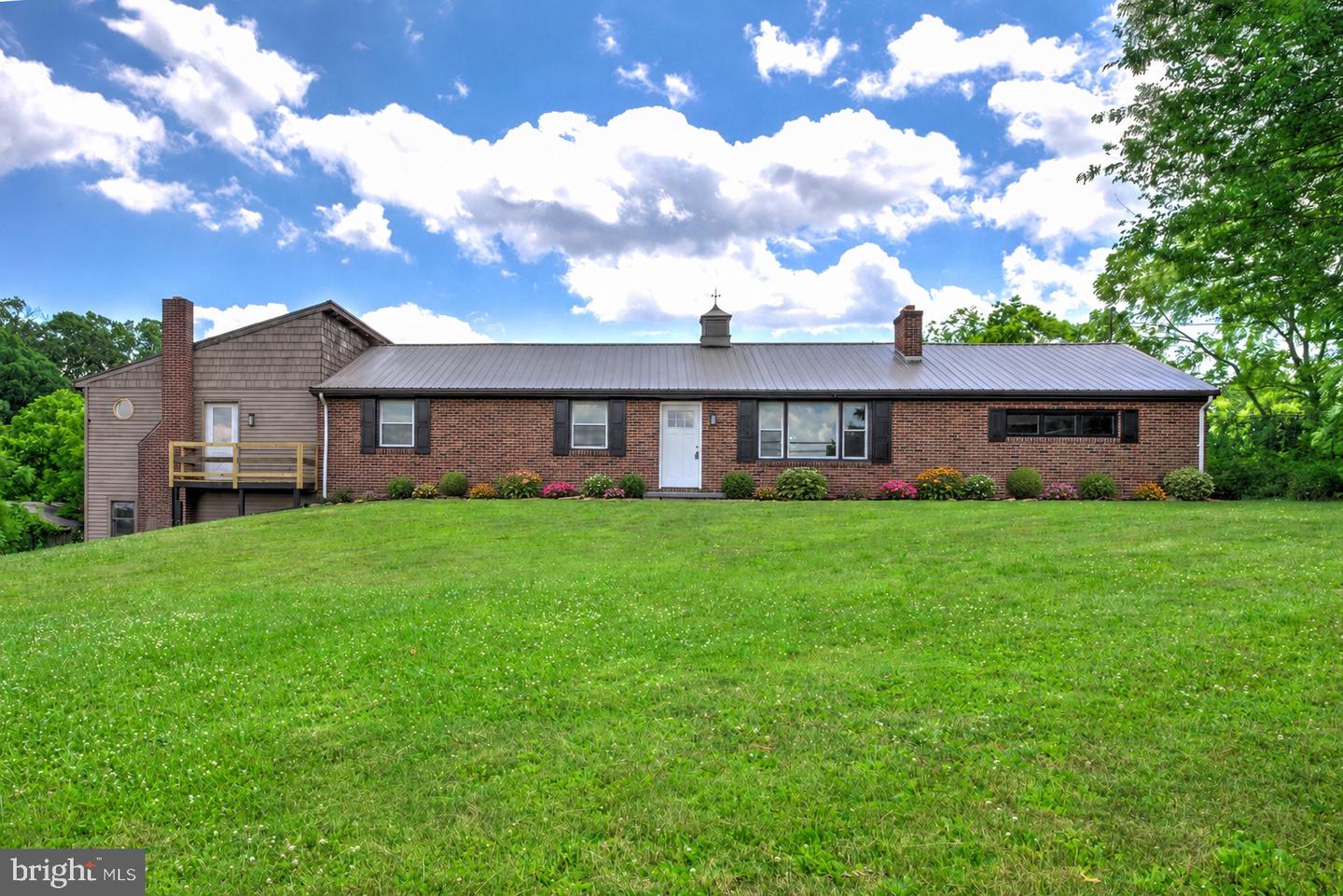 2885 Stoverstown Road, Spring Grove, PA 17362