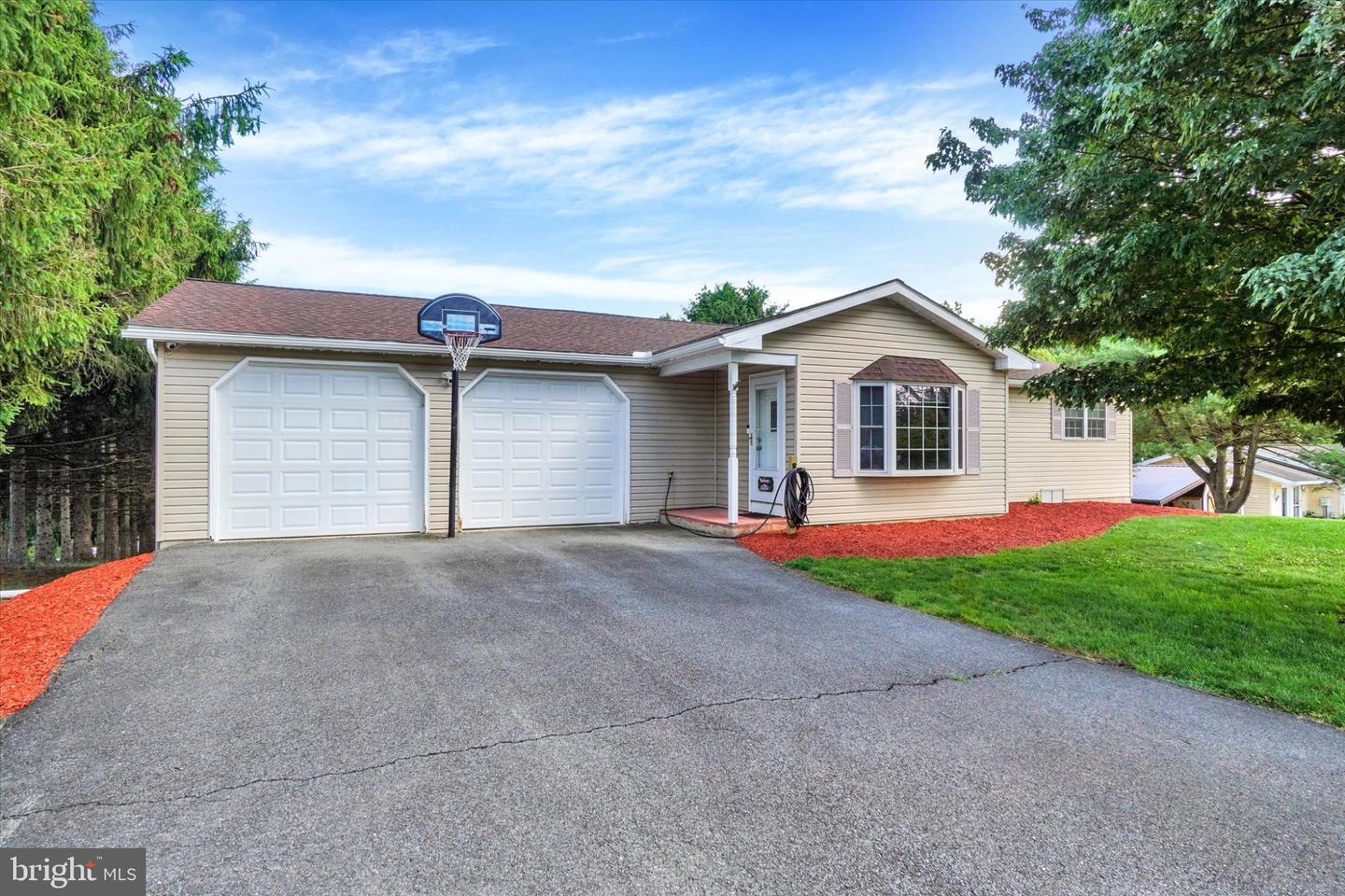 1708 Manor Road, Windsor, PA 17366