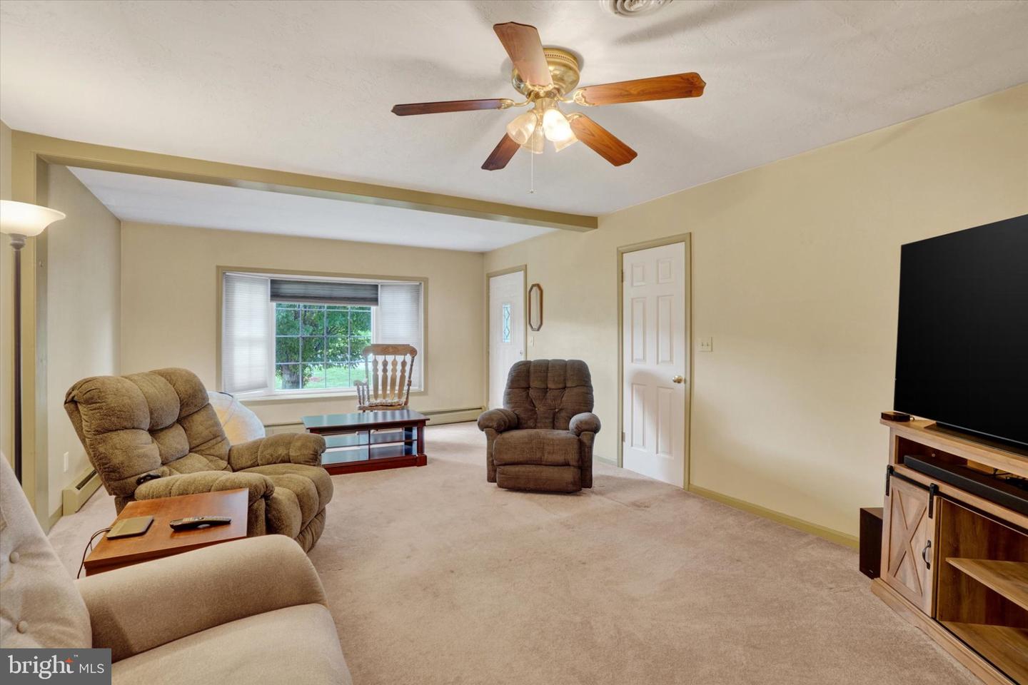 1708 Manor Road, Windsor, PA 17366 — photo 2
