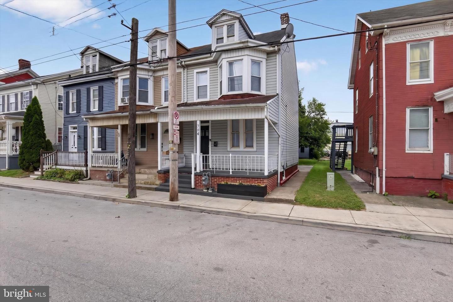 704 E Prospect St — photo