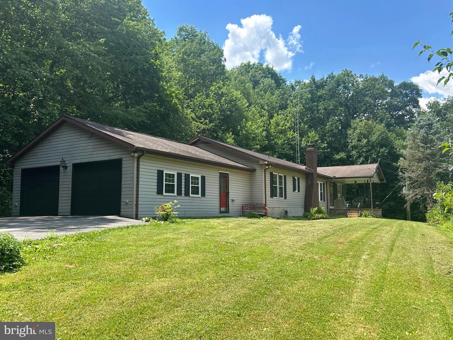 7426 Spring Road, Seven Valleys, PA 17360