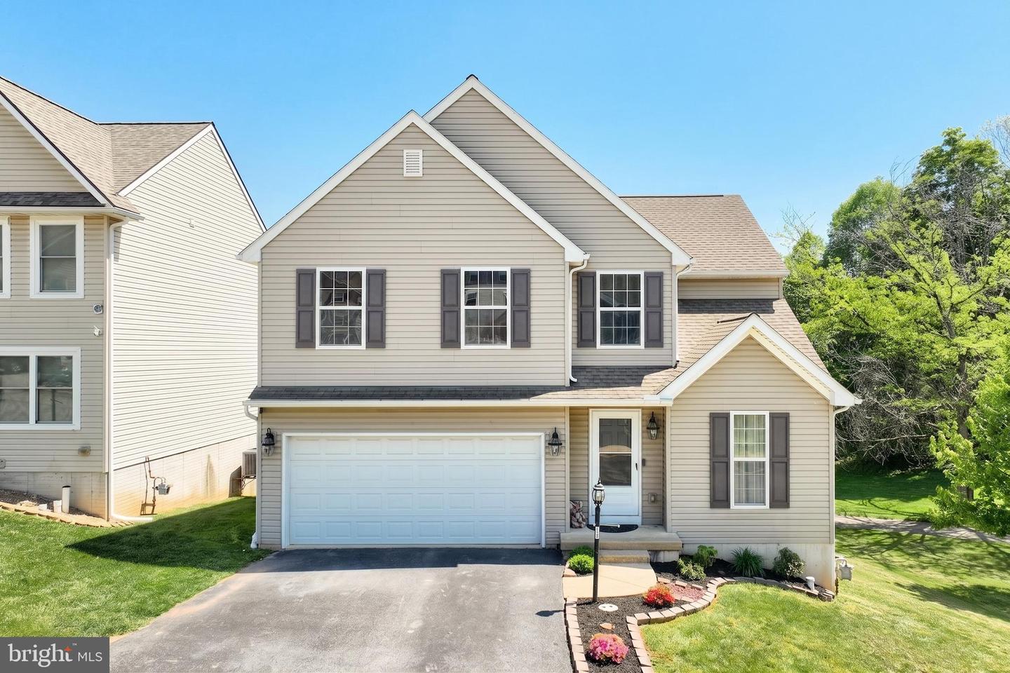14 Barberry Ct — photo
