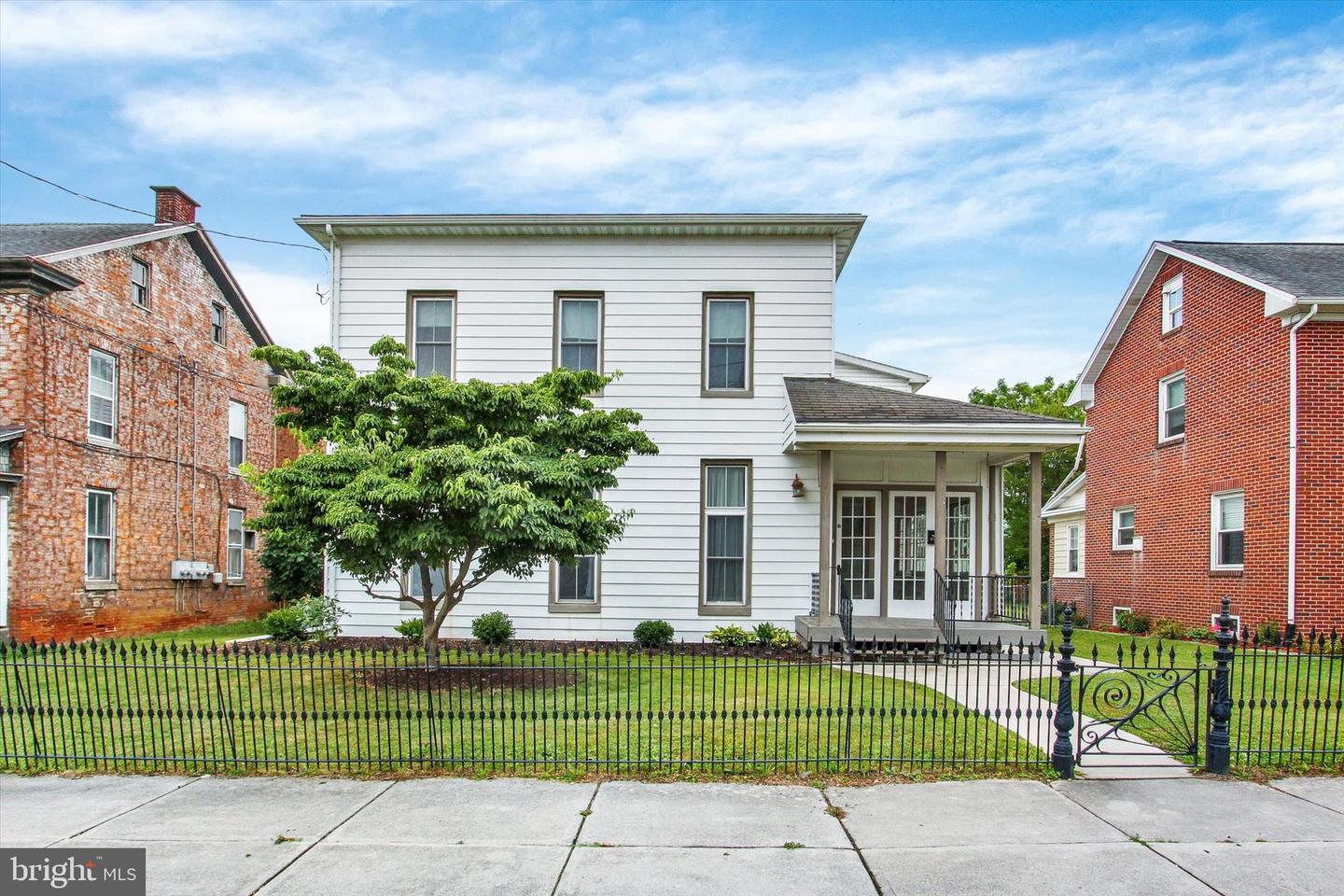 232 N Franklin St — photo