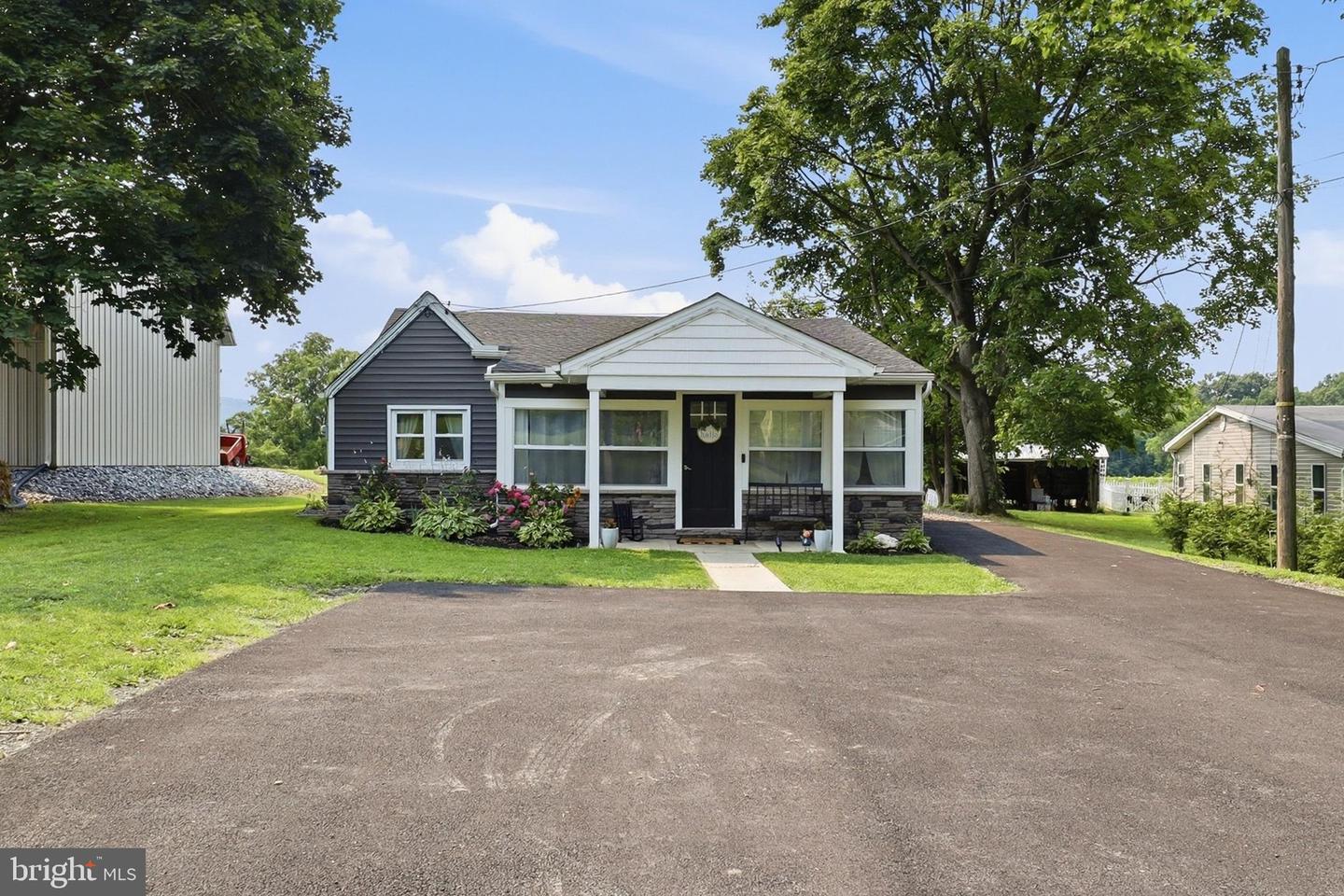 6179 York Road, Spring Grove, PA 17362 — photo 2
