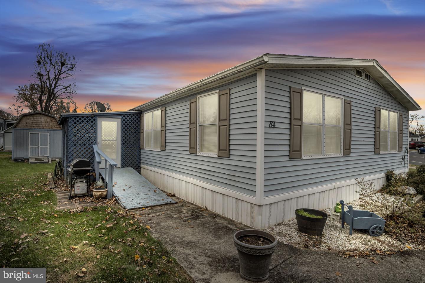84 Buttonwood Dr — photo