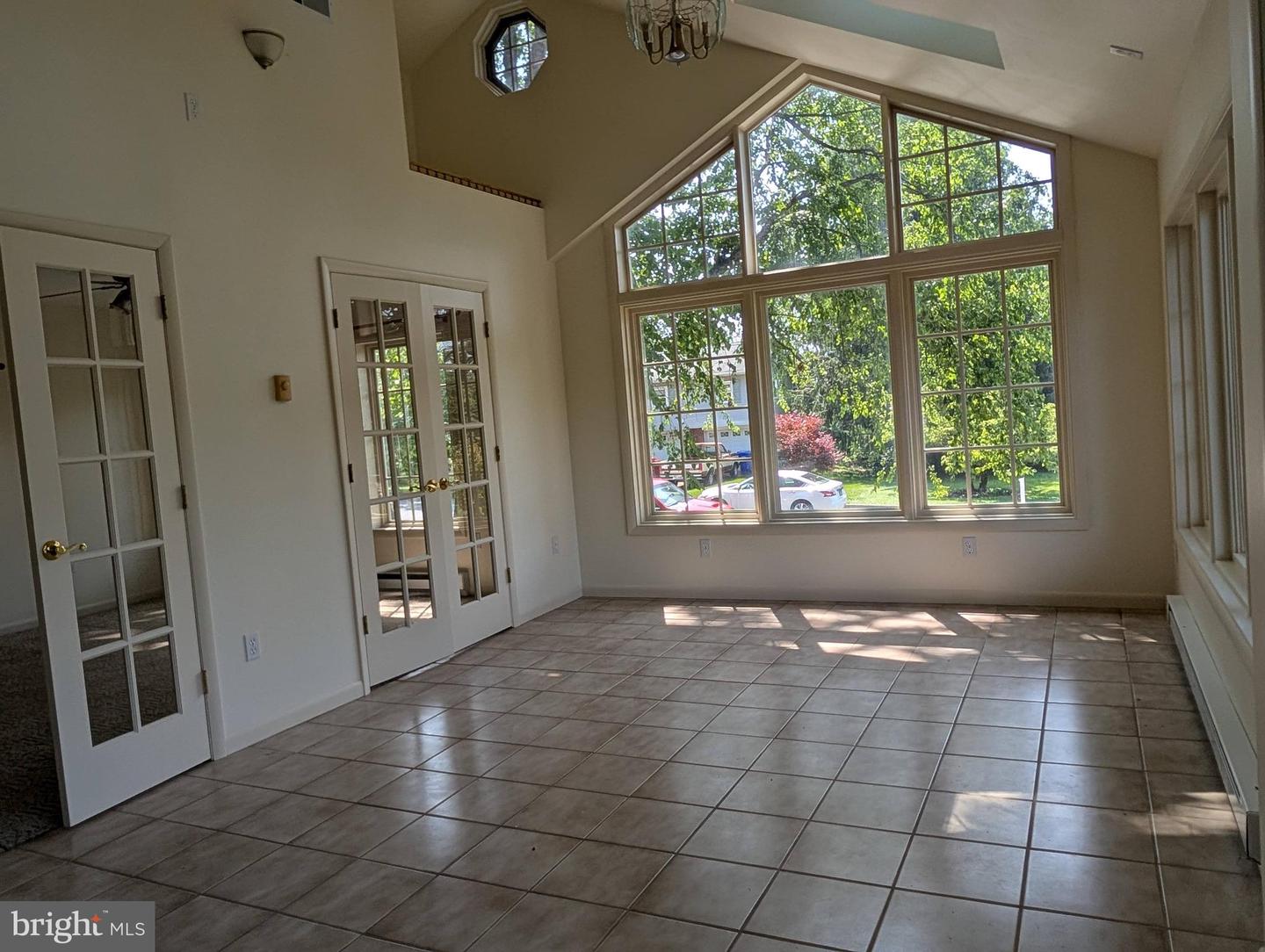 413 Jennifer Dr — photo