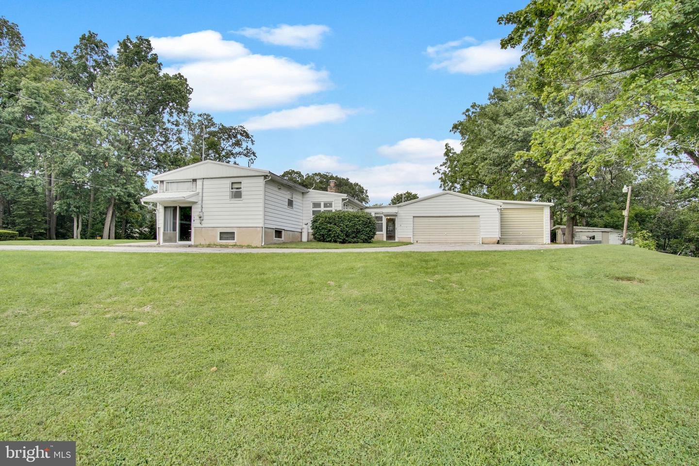 1287 W Springfield Road, Seven Valleys, PA 17360 — photo 3
