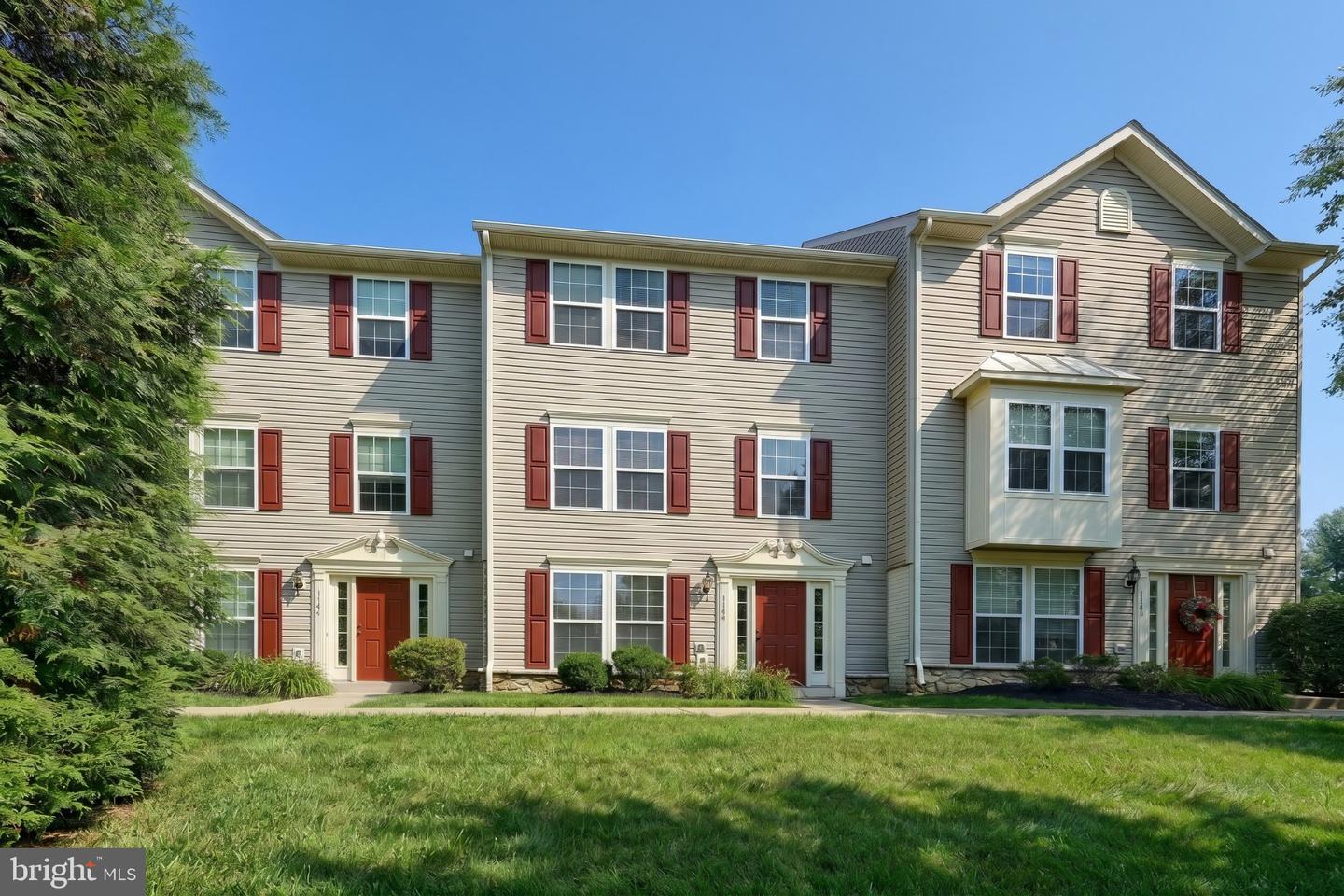 1144 Blue Bird Ln #18 — photo