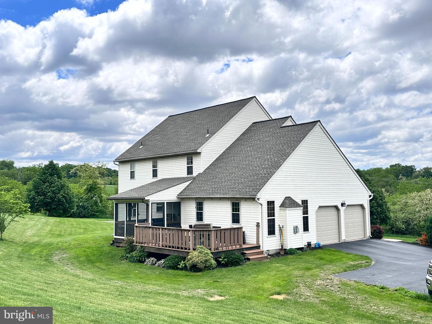 739 Monarch Dr — photo