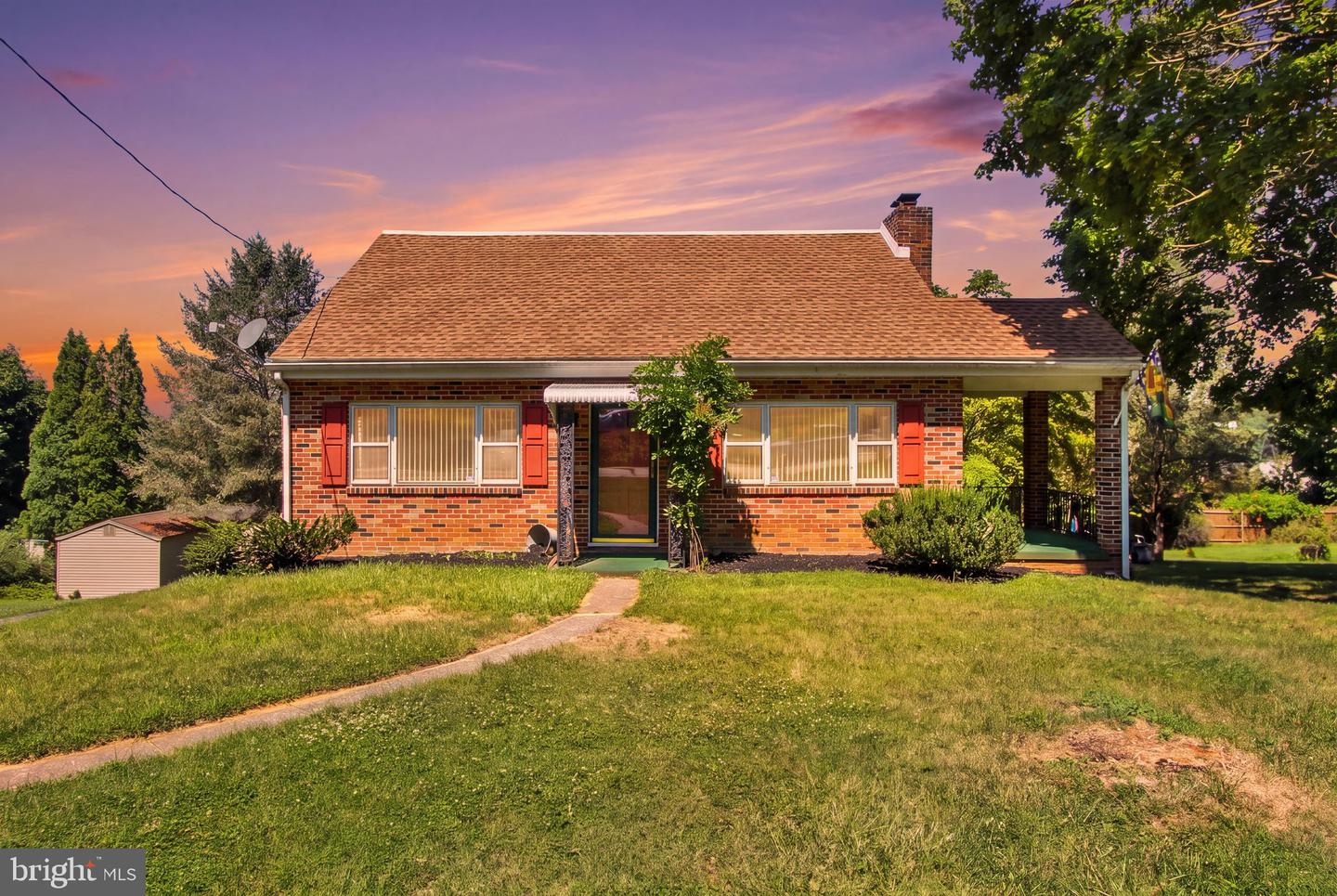 415 Woodland View Dr — photo