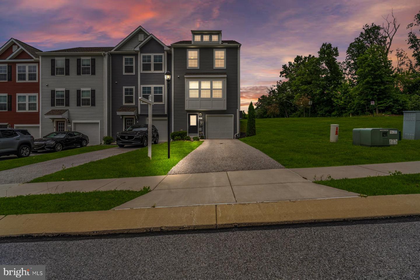 81 Ayrshire Dr — photo