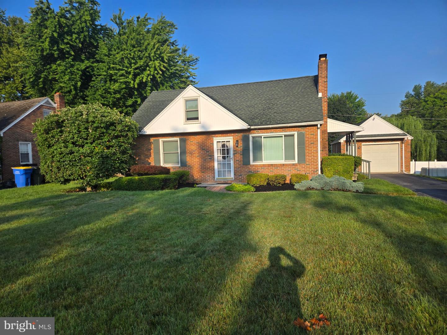 220 Edgewood Rd — photo