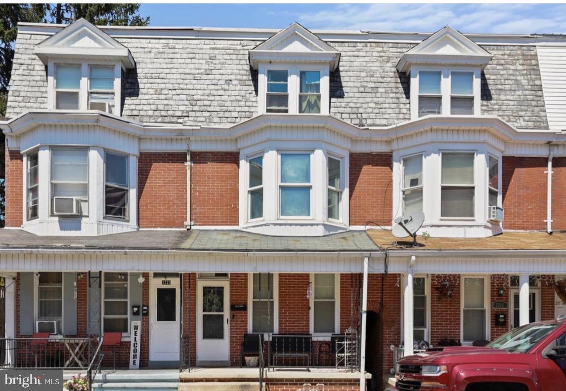 1221 W Poplar St — photo