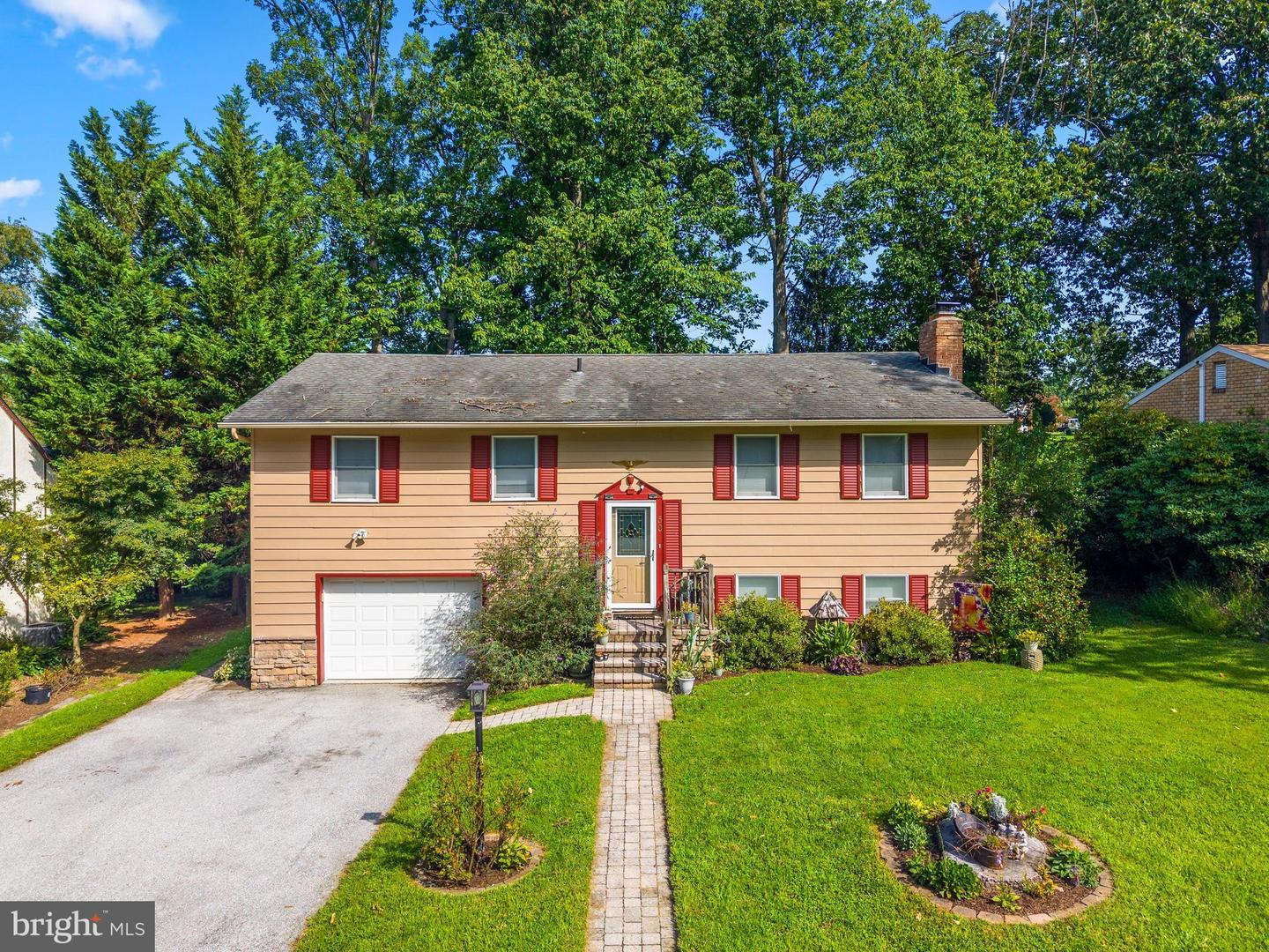 50 Sheridan Dr — photo