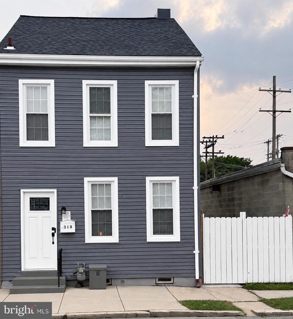 318 S Sherman St — photo
