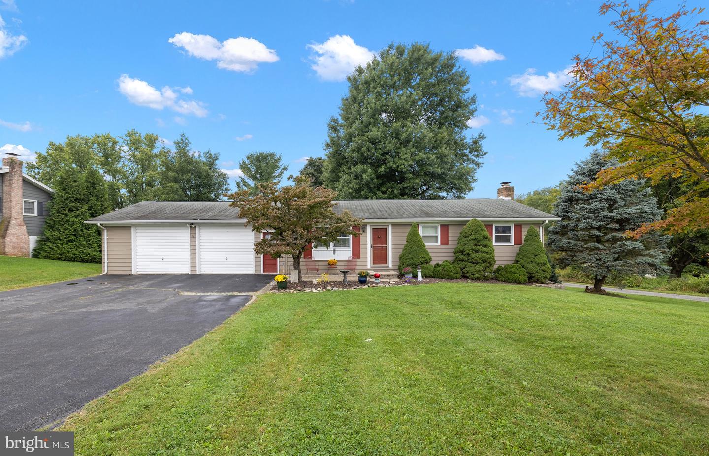 4851 Blue Hill Rd — photo