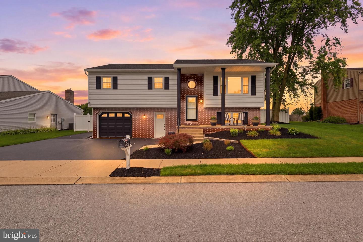 2477 N Gabrielle Ct — photo