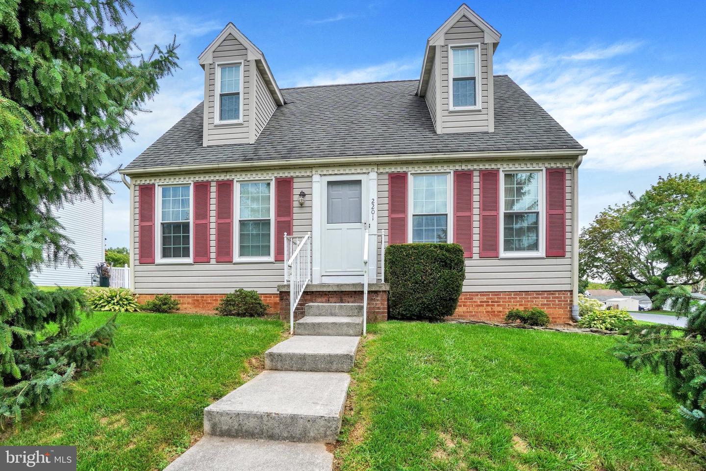 2201 Pleasant View Dr — photo