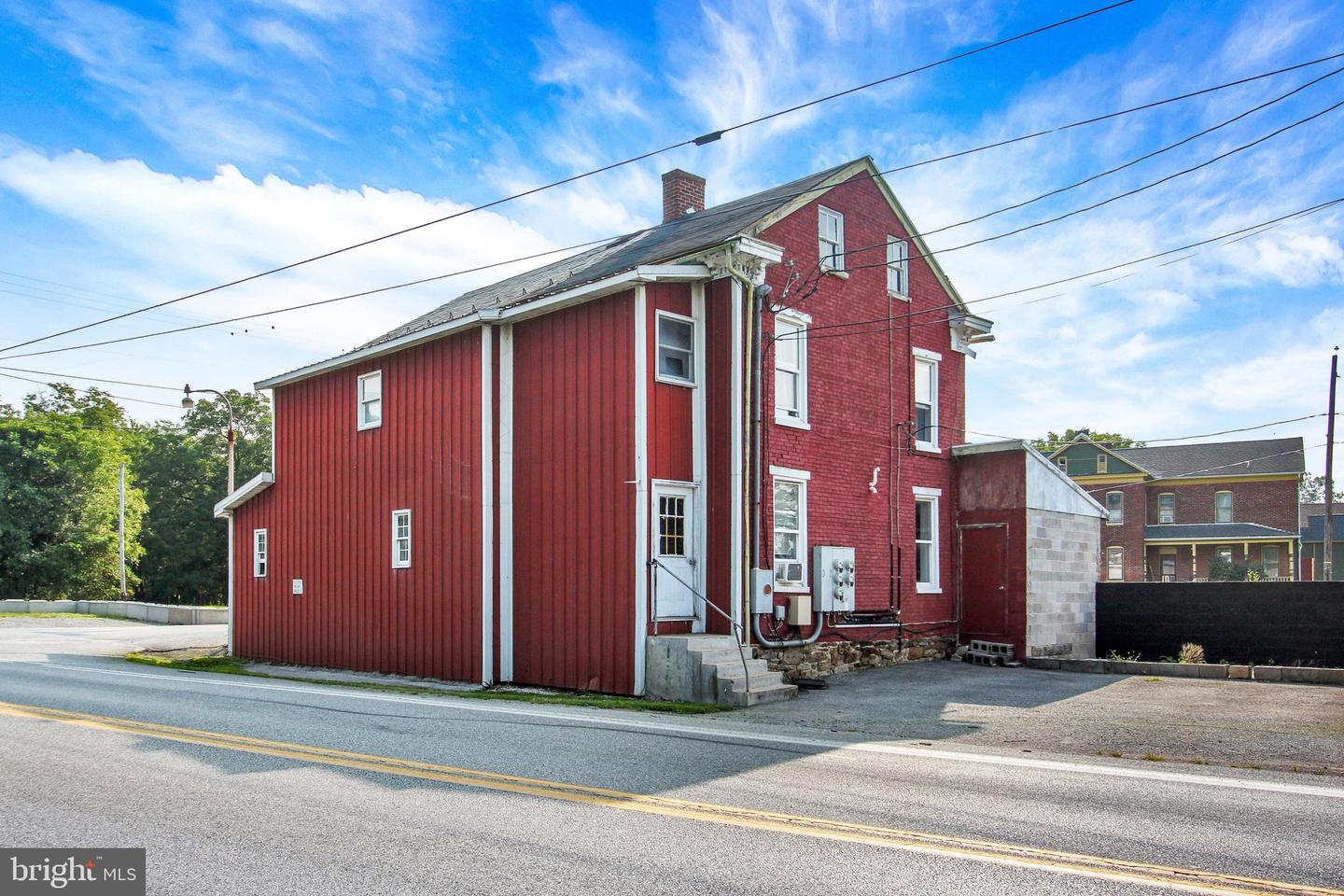 5998 Colonial Valley Road, Spring Grove, PA 17362