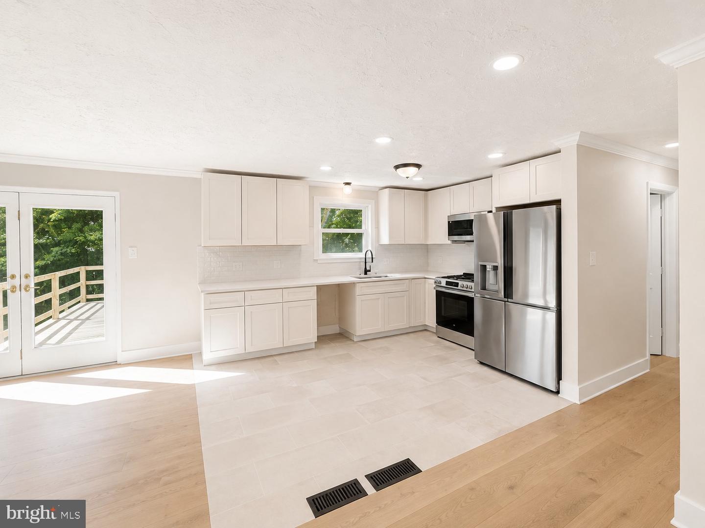 236 Ameda Dr — photo