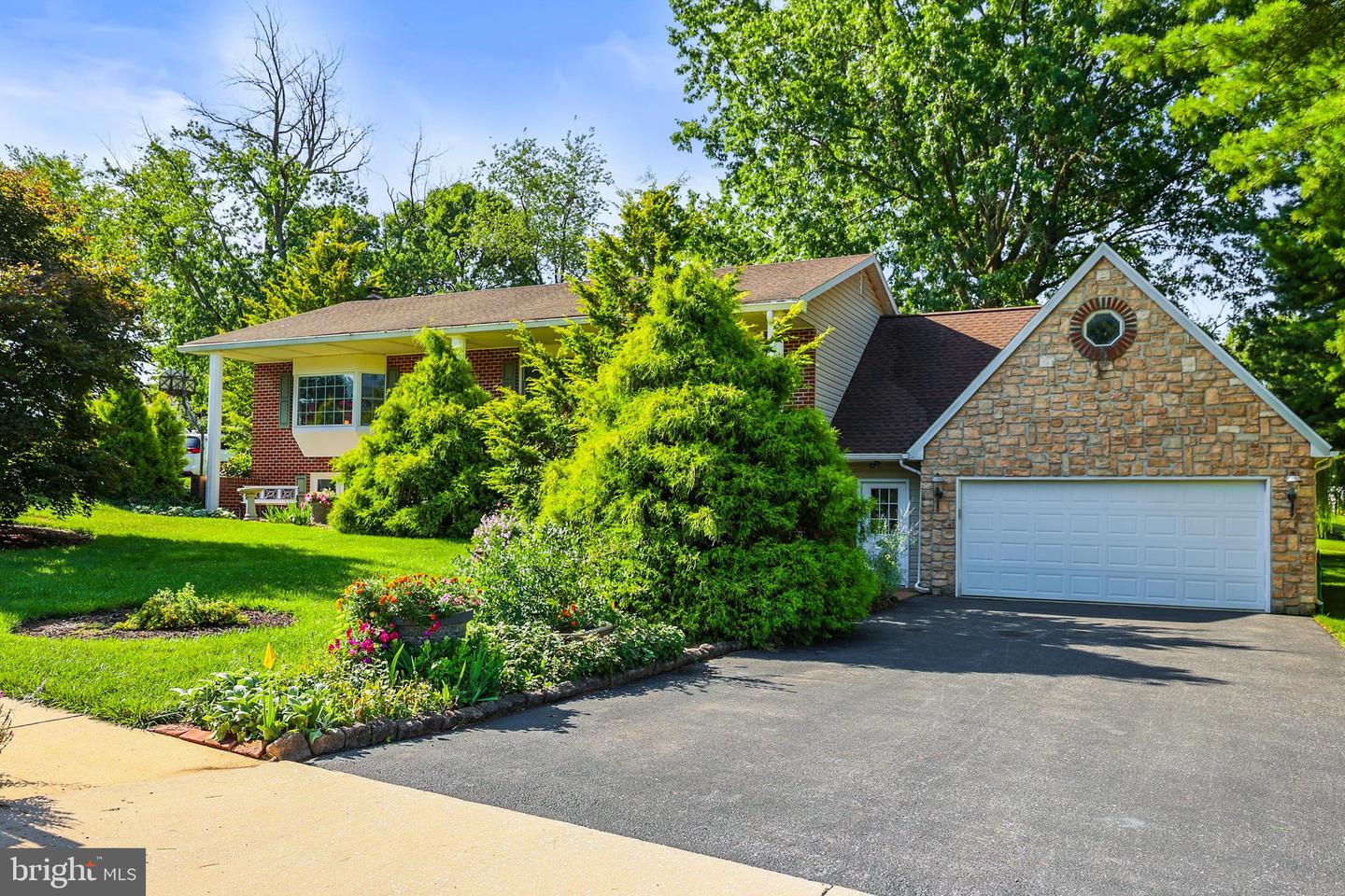 4149 Robinhood Dr — photo