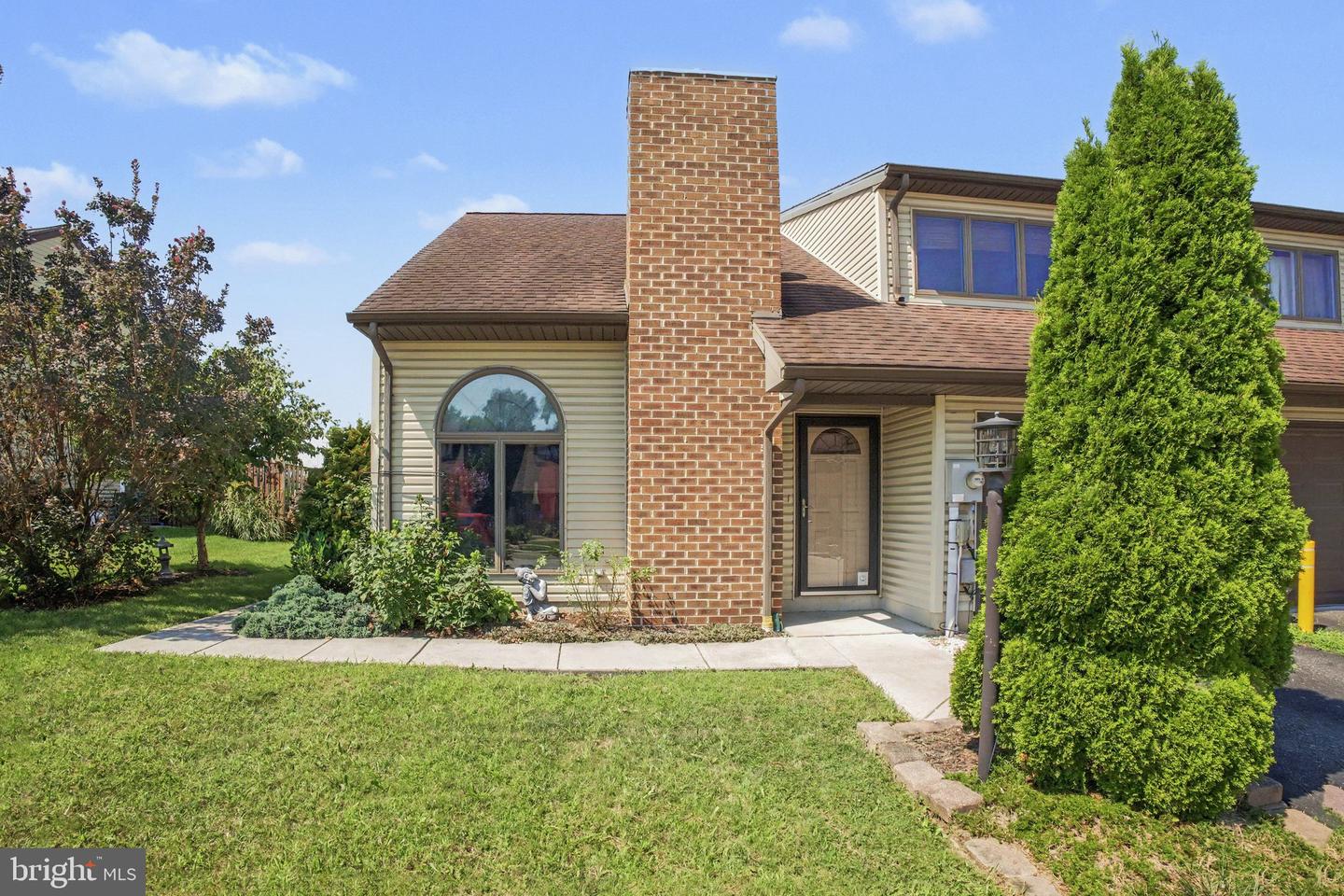 1122 Roosevelt Ct — photo