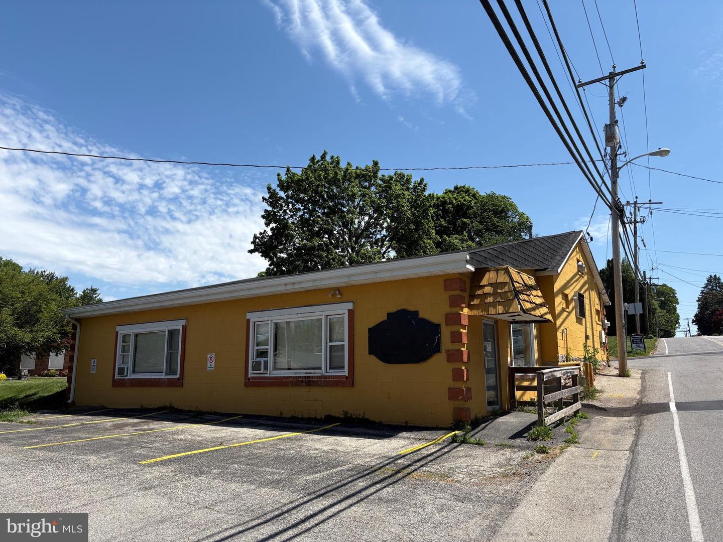 437 S Main St #Rear (11 E Tolna Rd) — photo