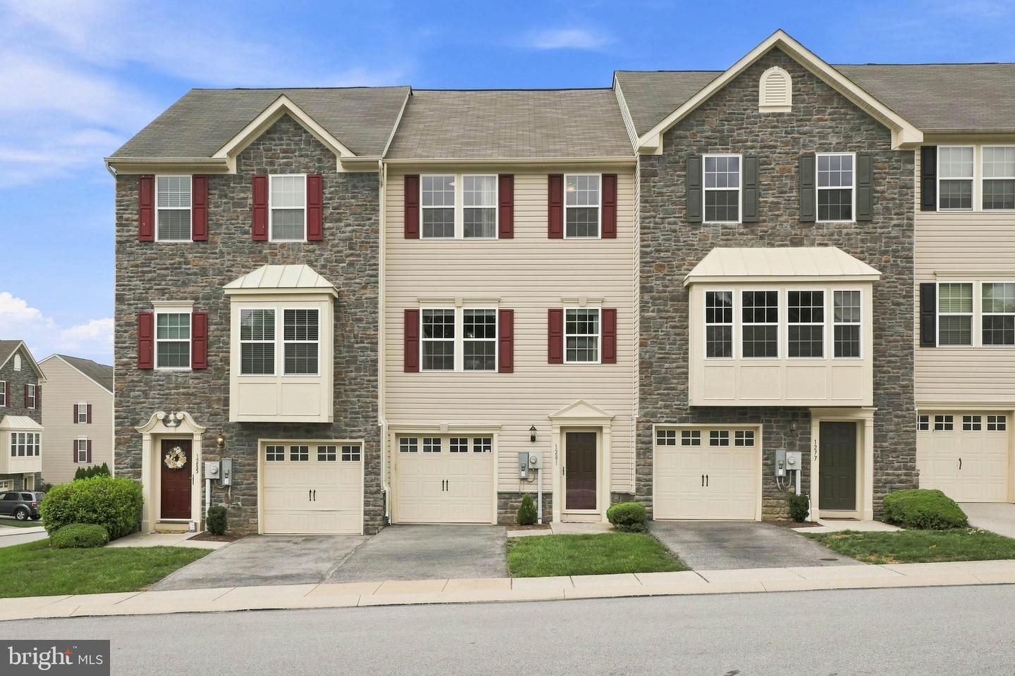 1281 Stonehaven Way — photo