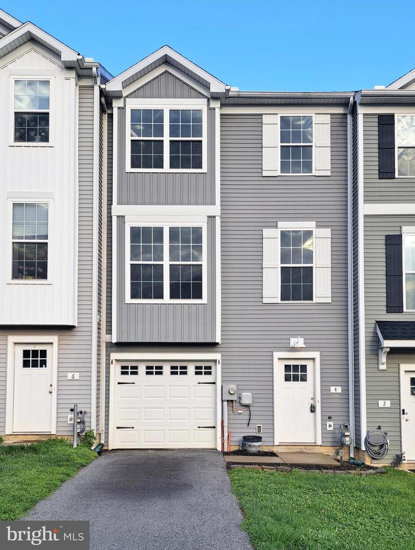 4 Pacer Dr — photo