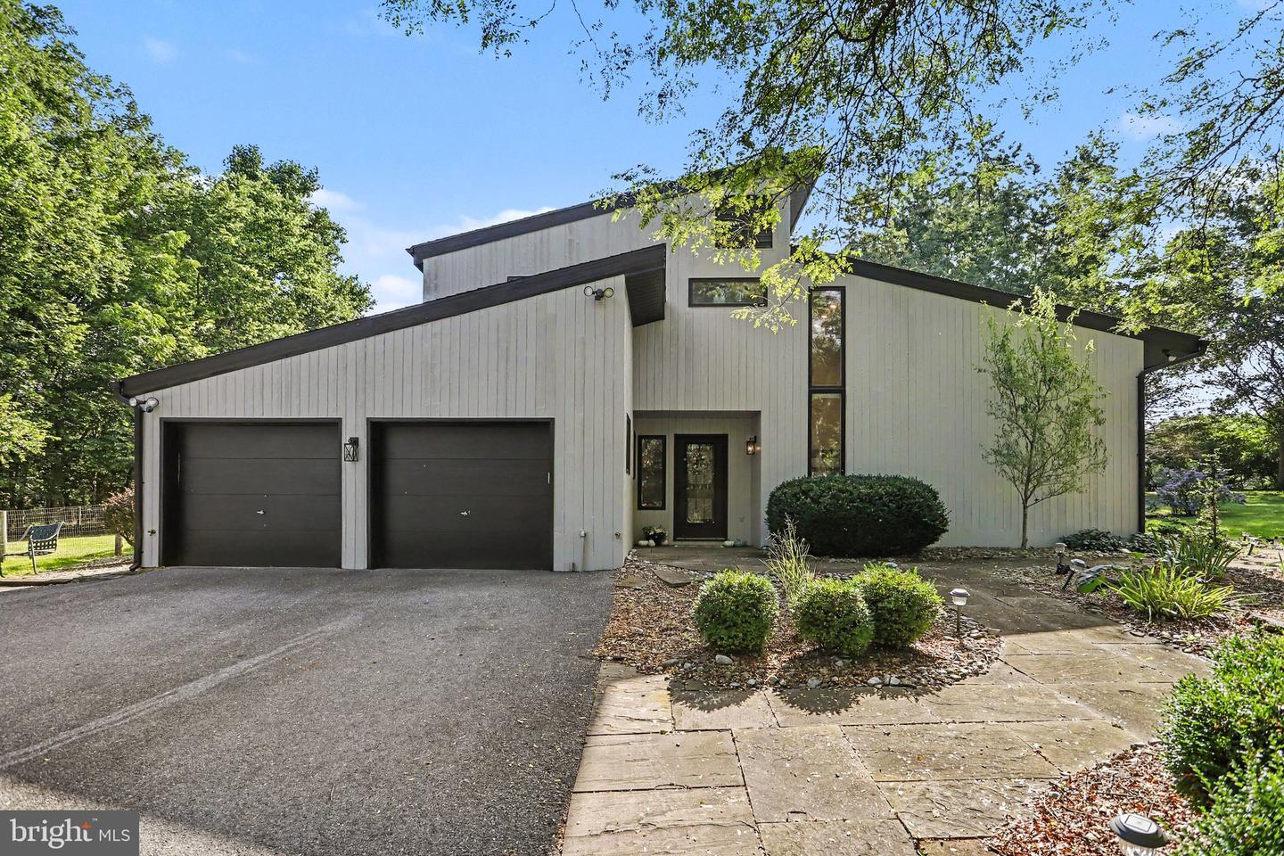 524 Saw Mill Rd — photo