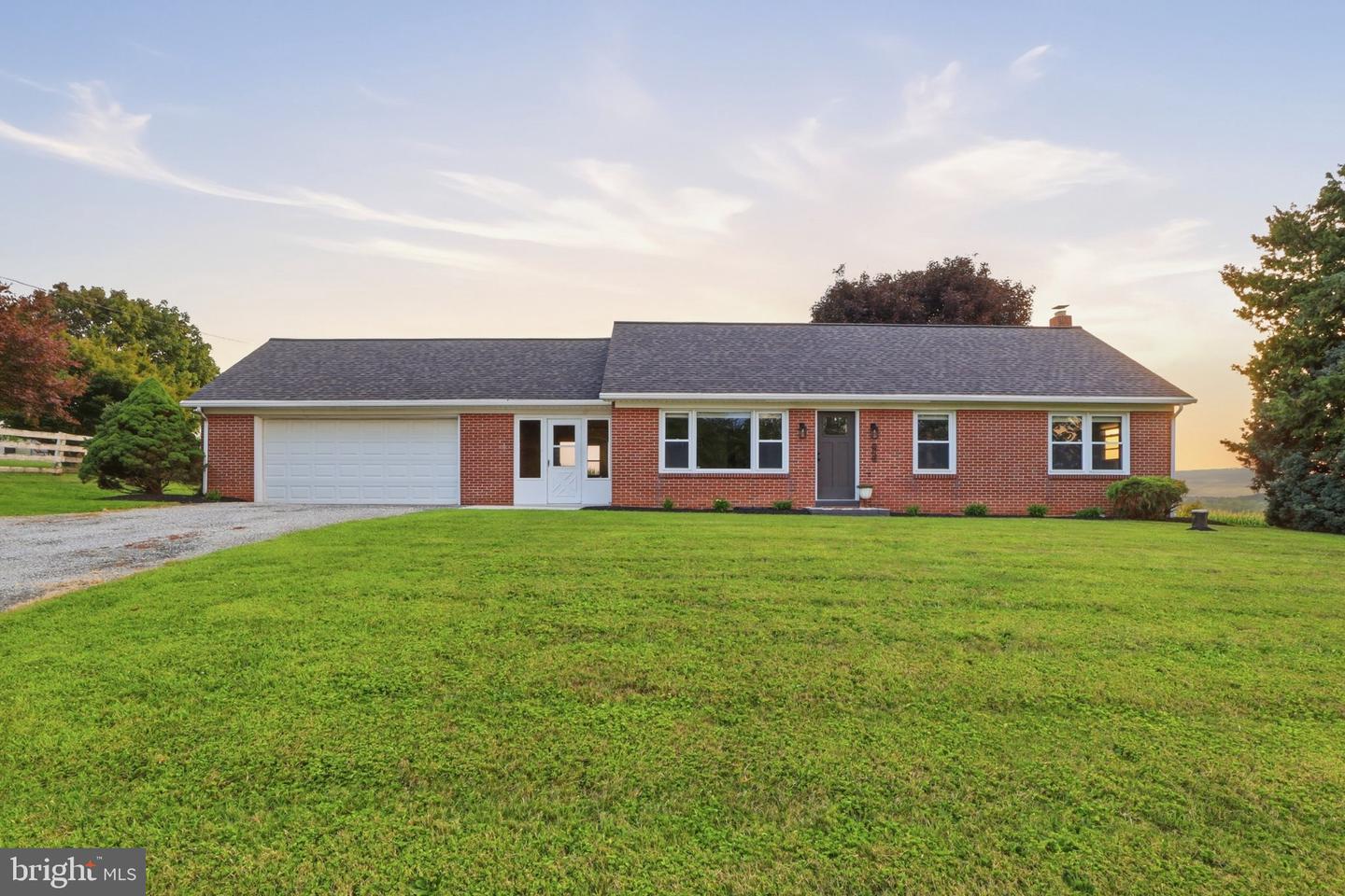 1724 Jefferson Road, Spring Grove, PA 17362 — photo 2