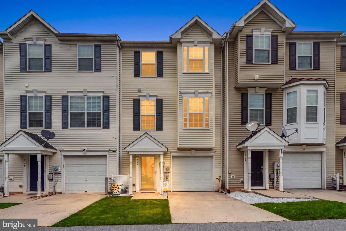 4152 Strawbridge Ct — photo