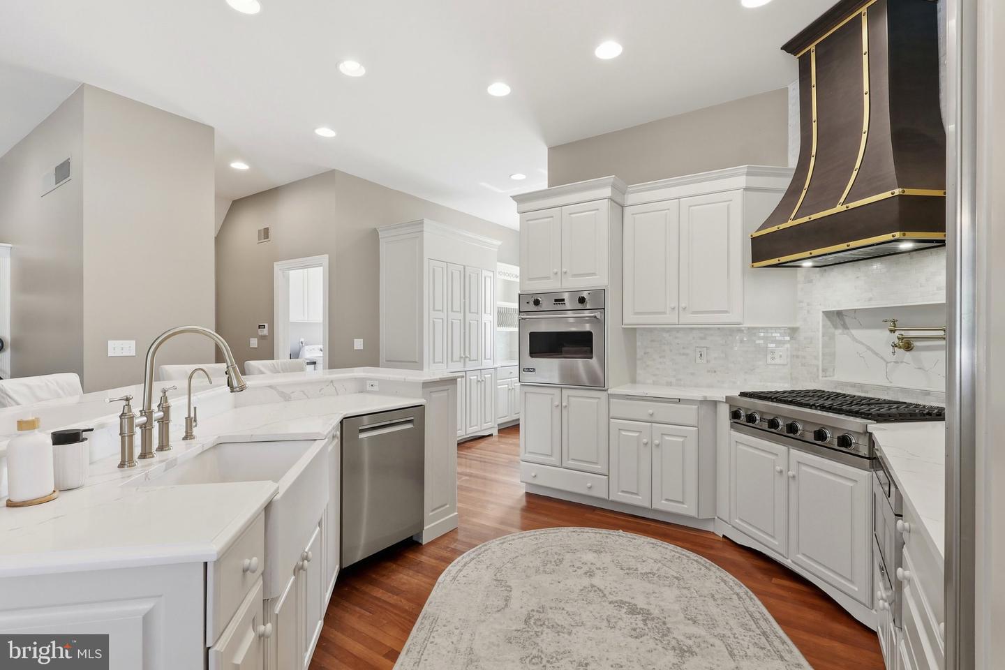 1417 Brittany Dr — photo