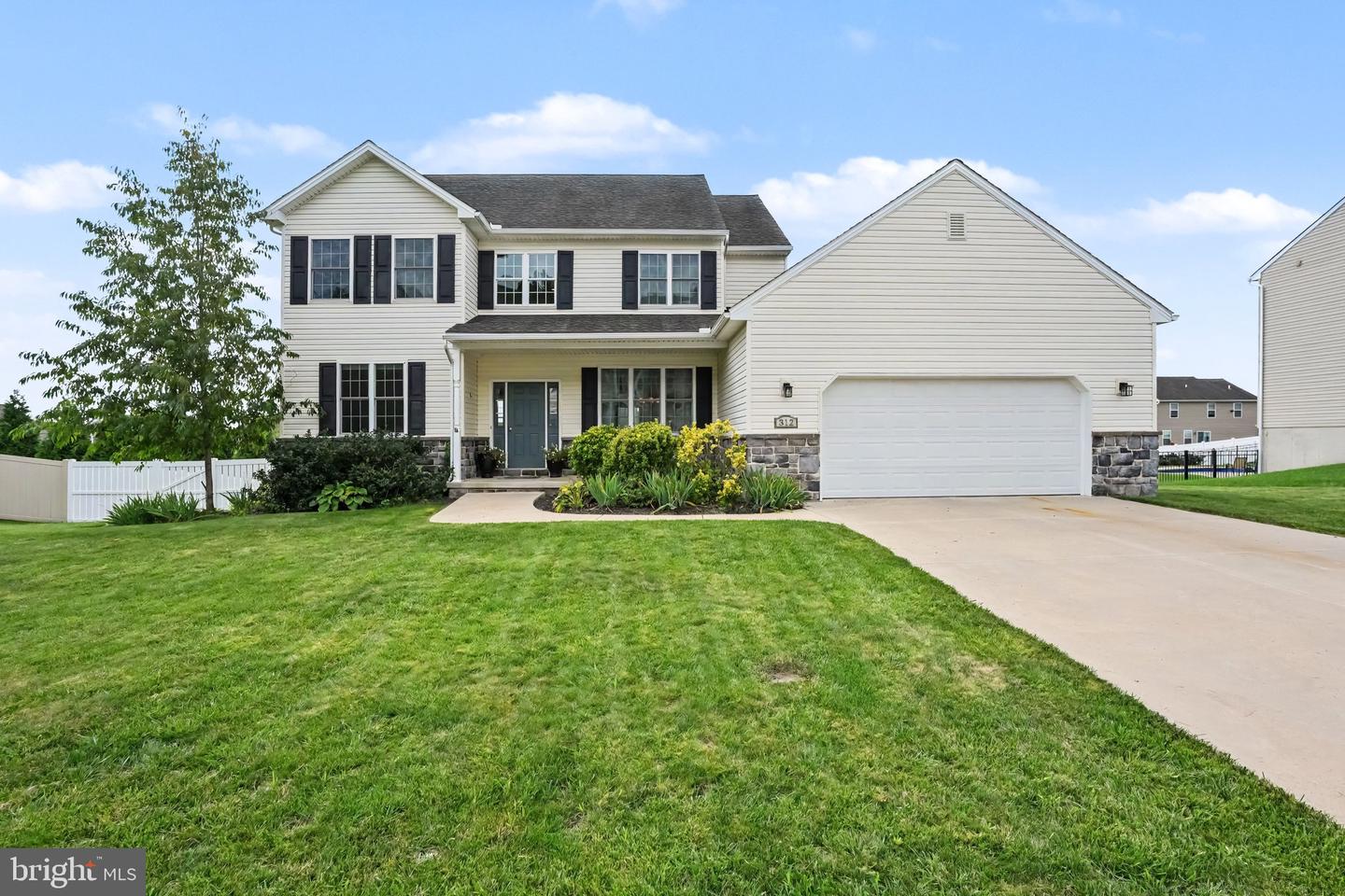 312 Braddock Dr — photo
