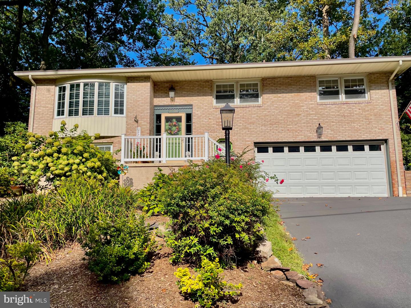 2731 Cambridge Rd — photo