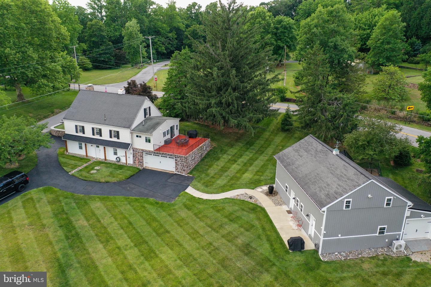 5390 Nursery Rd — photo