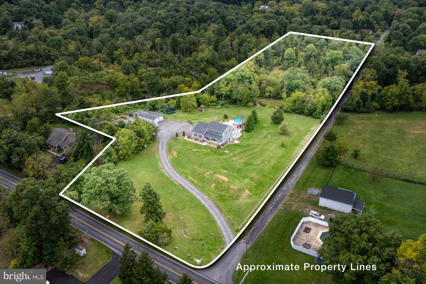 135 Stoney Run Rd — photo