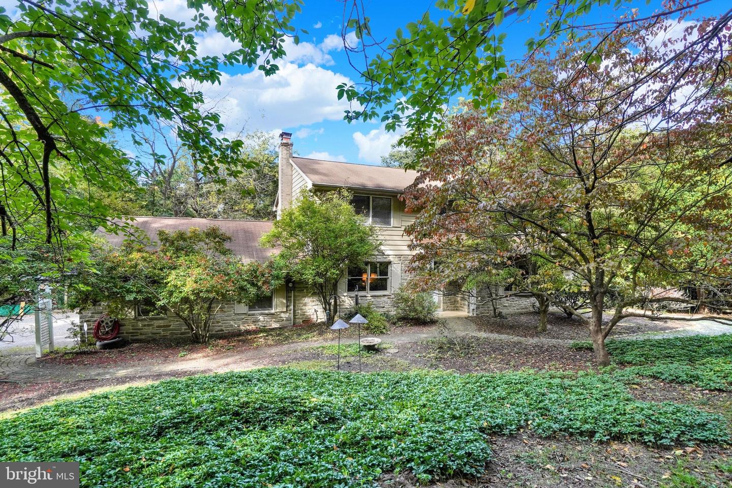 5352 River Dr — photo