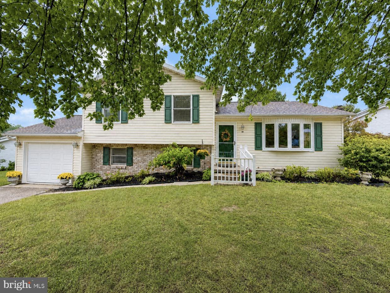 10 Gardenia Dr — photo