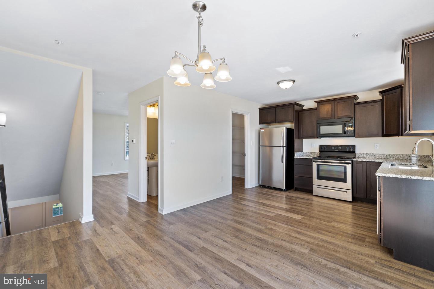 54 Heritage Ct — photo
