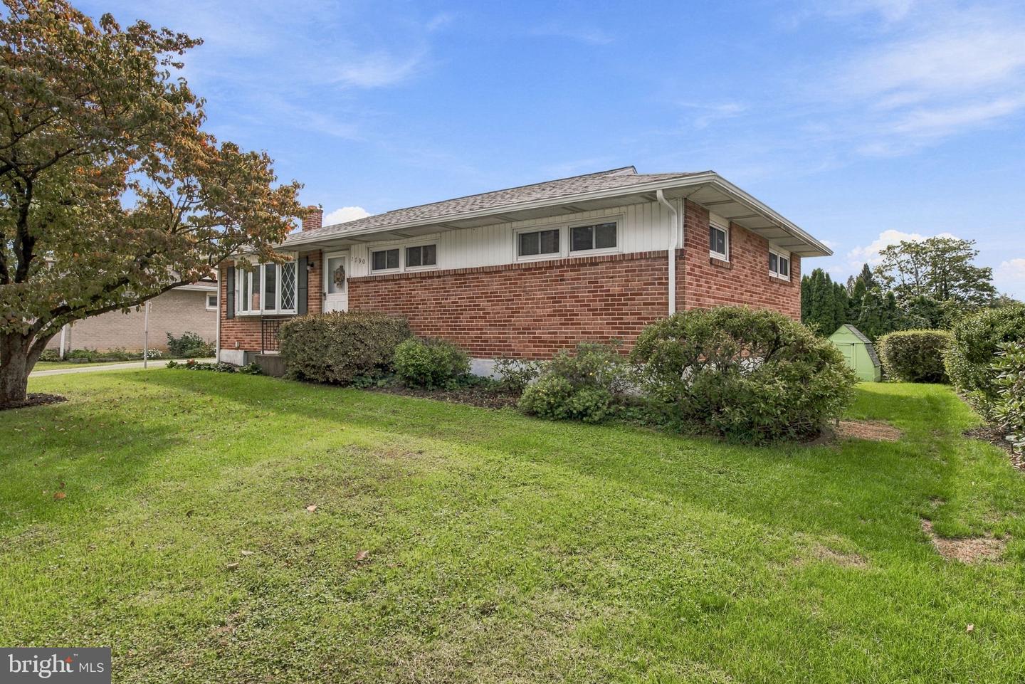 1790 Pelham Dr — photo