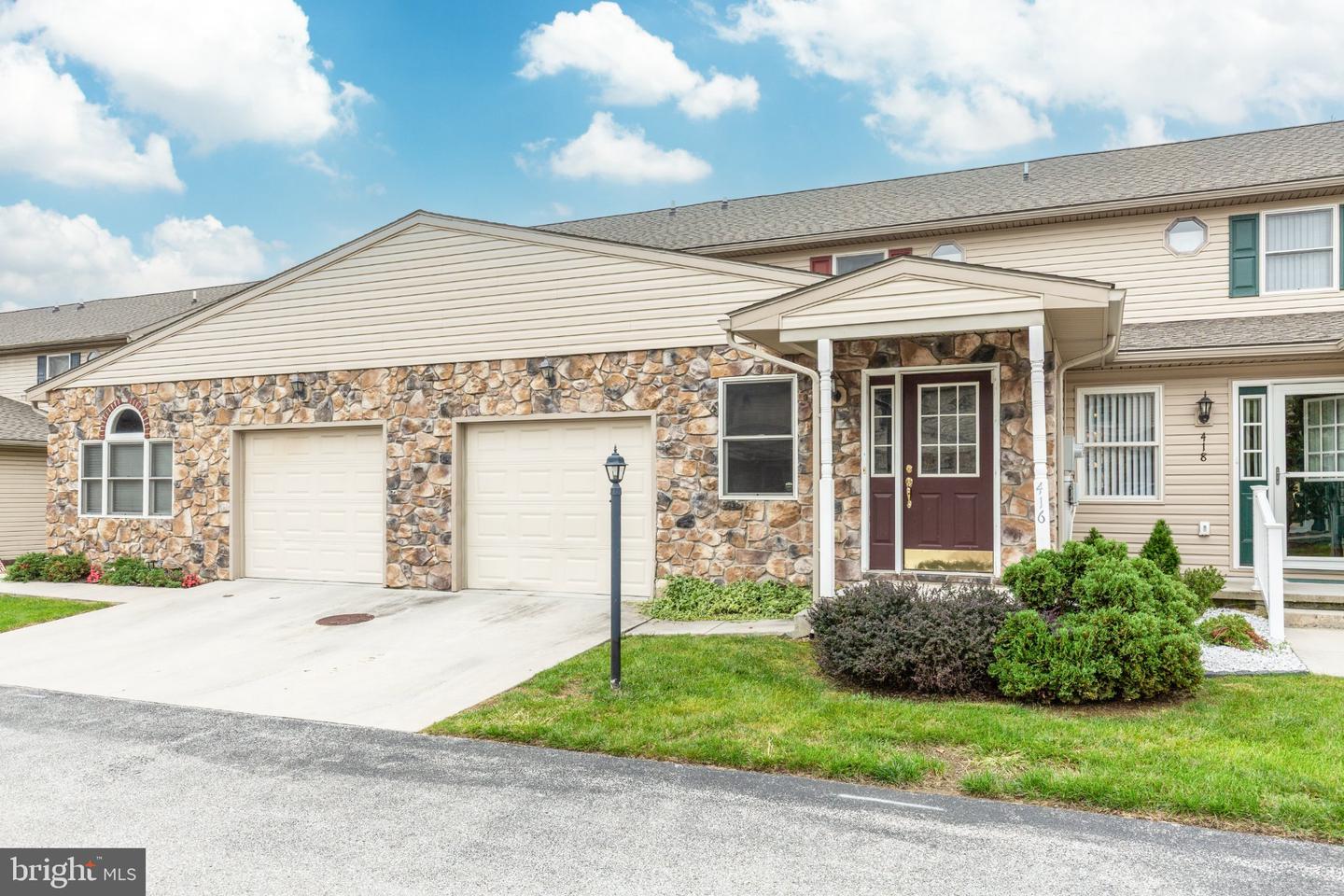416 Springbrook Ct — photo