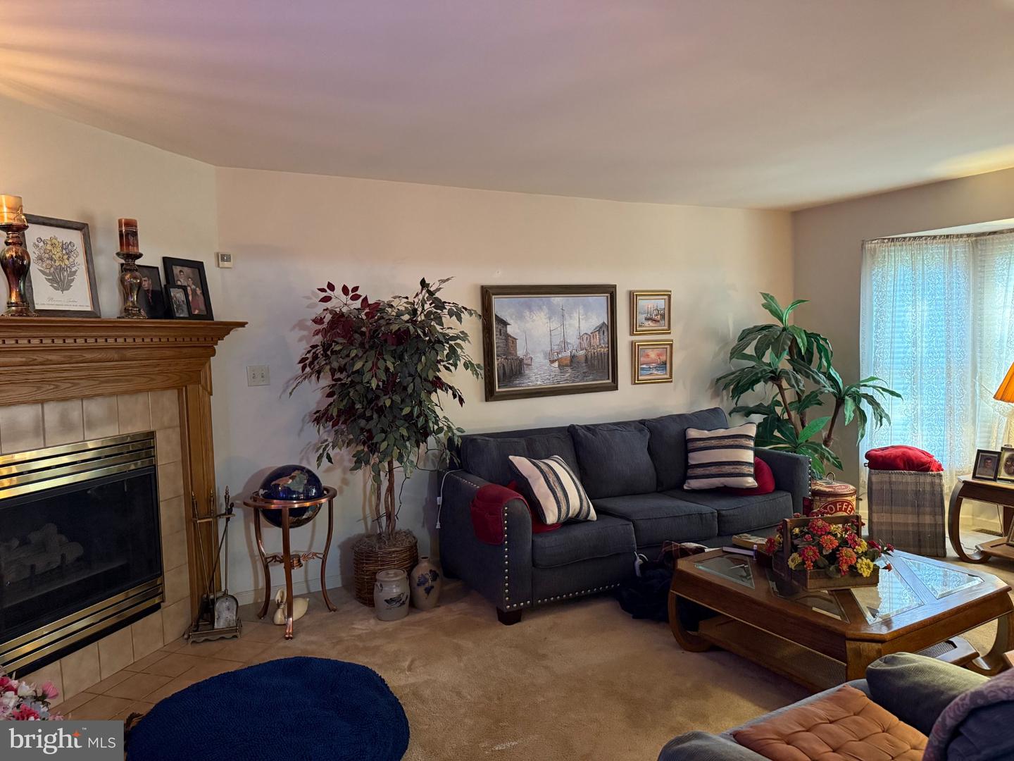 410 Seville Dr — photo