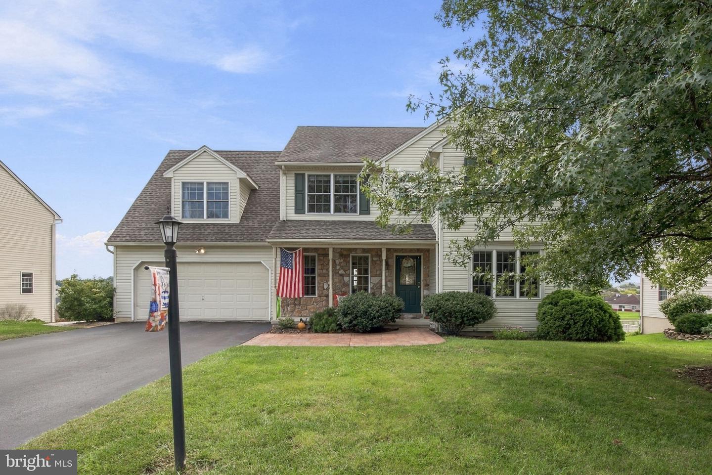 556 Harvest Dr — photo
